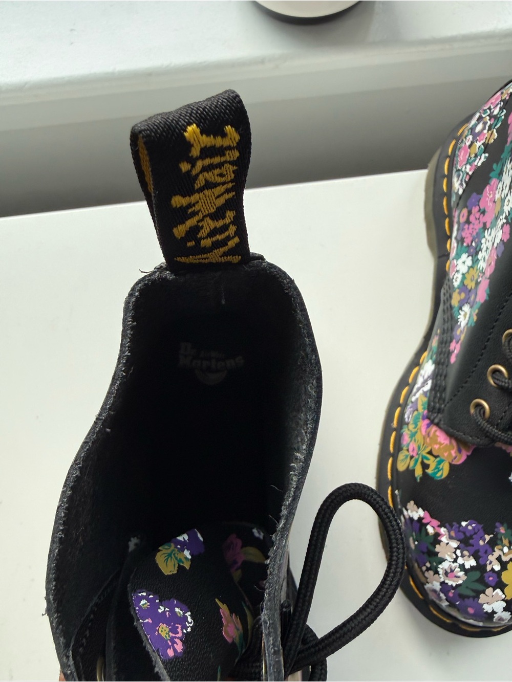 Dr. Martens 1460 pascal Floral vintage Leather Lace-Up Boots - Picture 2 of 4